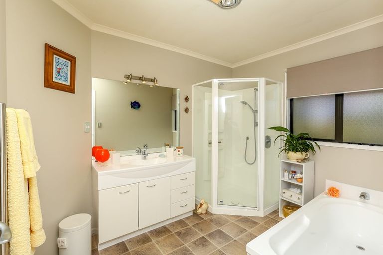 Photo of property in 19a Shelter Grove, Frankleigh Park, New Plymouth, 4310