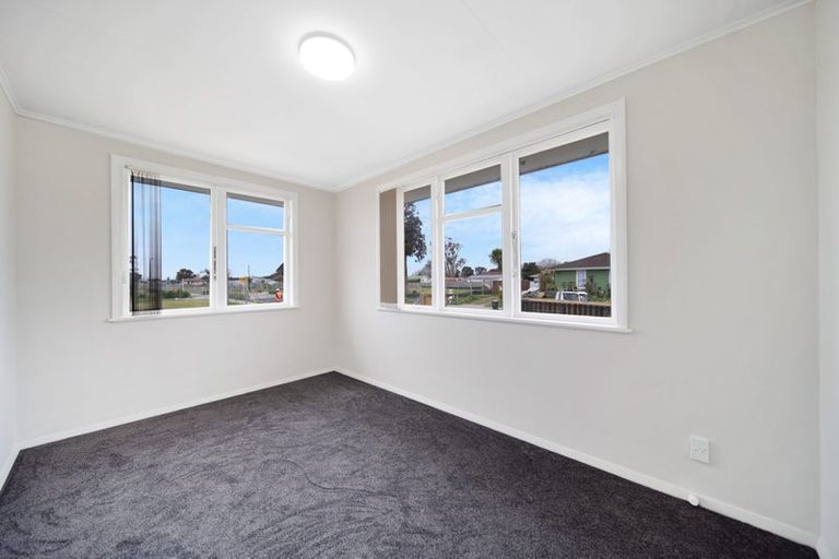 Photo of property in 15 Mayflower Close, Mangere East, Auckland, 2024
