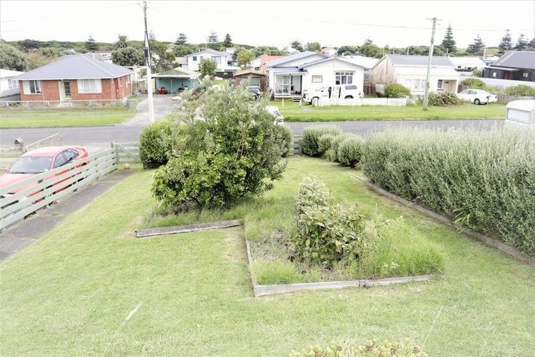 Photo of property in 14 Matai Street, Castlecliff, Whanganui, 4501