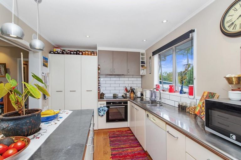 Photo of property in 28 Newham Place, Henderson, Auckland, 0612