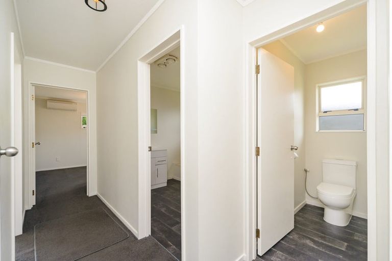 Photo of property in 106 Roberts Line, Kelvin Grove, Palmerston North, 4414