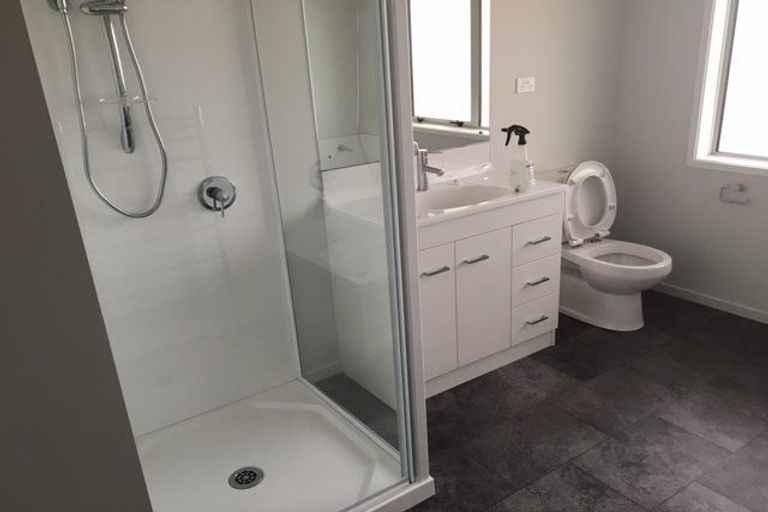 Photo of property in 4 Cory Jane Grove, Riverstone Terraces, Upper Hutt, 5018