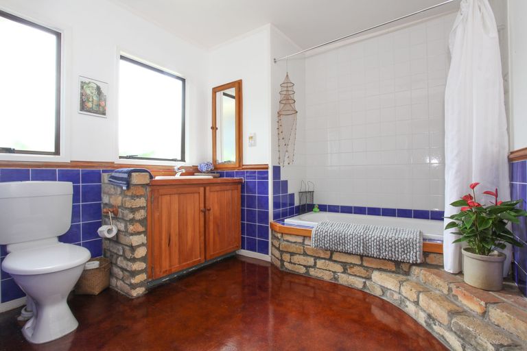 Photo of property in 41 Wrights Road, Raglan, 3295