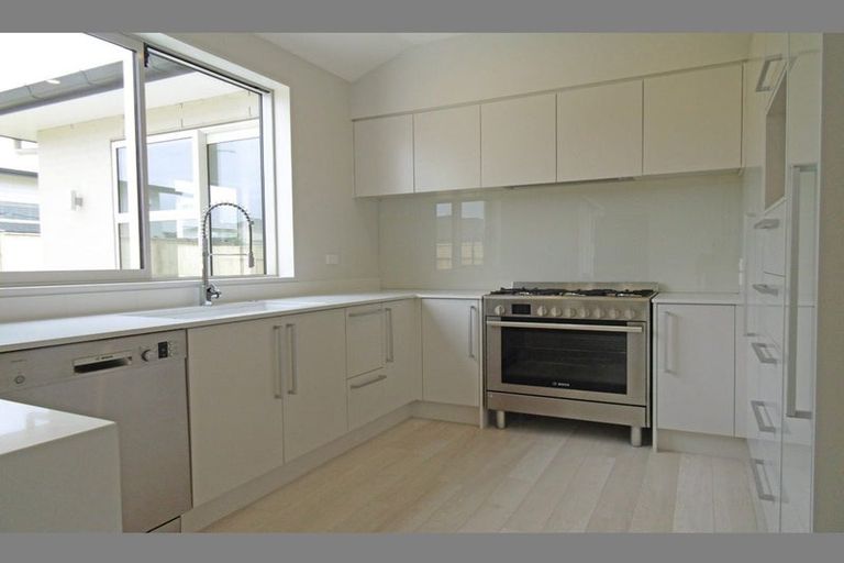 Photo of property in 24 Kaimanawa Road, Karaka, Papakura, 2113