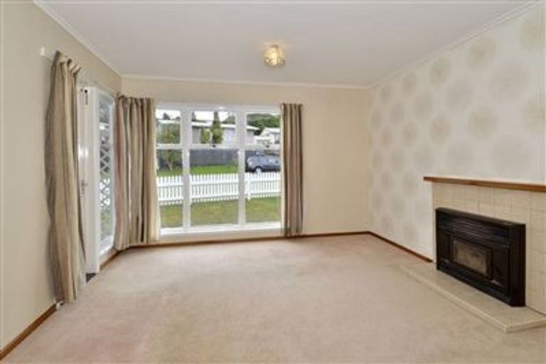 Photo of property in 15 Becroft Drive, Forrest Hill, Auckland, 0620