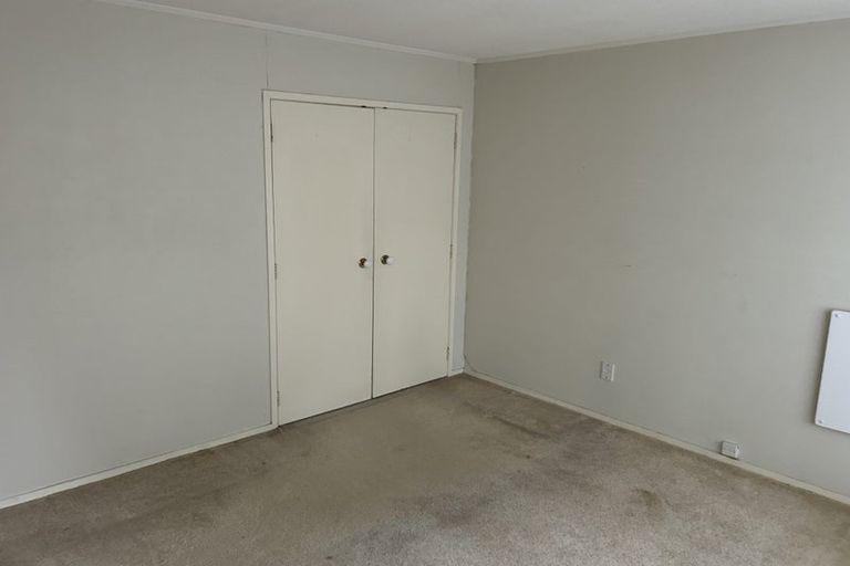 Photo of property in 18 Cornelian Crescent, Half Moon Bay, Auckland, 2012