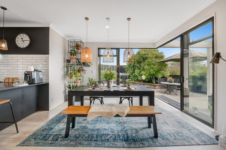 Photo of property in 57 Roberta Crescent, Orewa, 0931