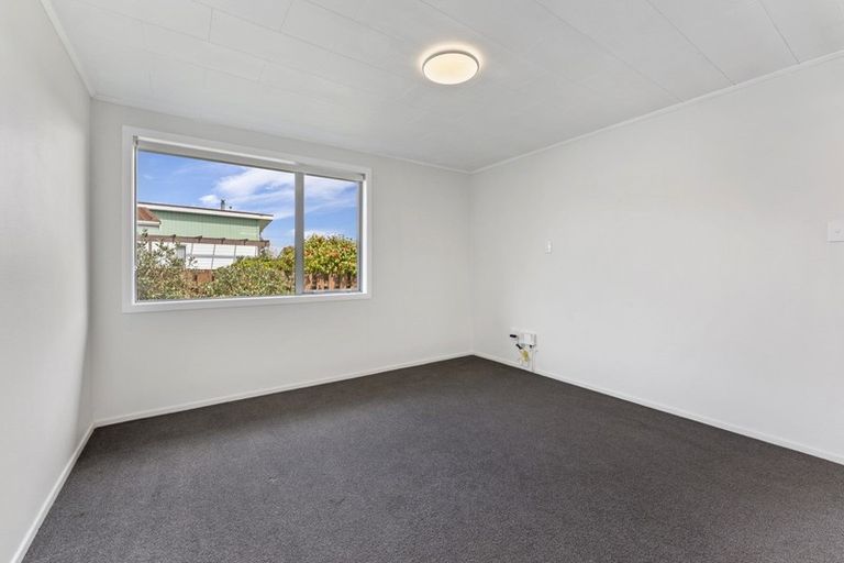 Photo of property in 30 Shanly Street, Brown Owl, Upper Hutt, 5018