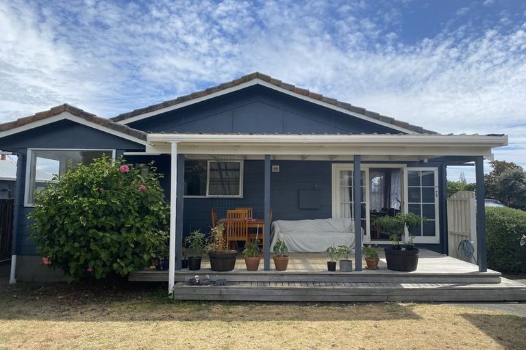Photo of property in 22 Simcox Street, Otaki Beach, Otaki, 5512