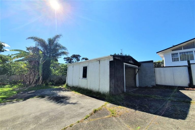 Photo of property in 28 Easton Park Parade, Glenfield, Auckland, 0629