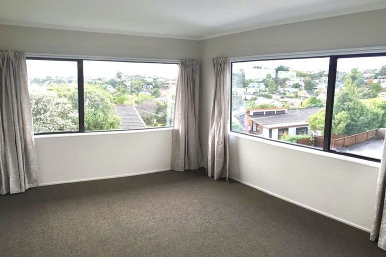 Photo of property in 1/13 Naviti Place, Browns Bay, Auckland, 0630