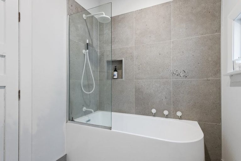 Photo of property in 35 Lindsay Street, St Albans, Christchurch, 8014