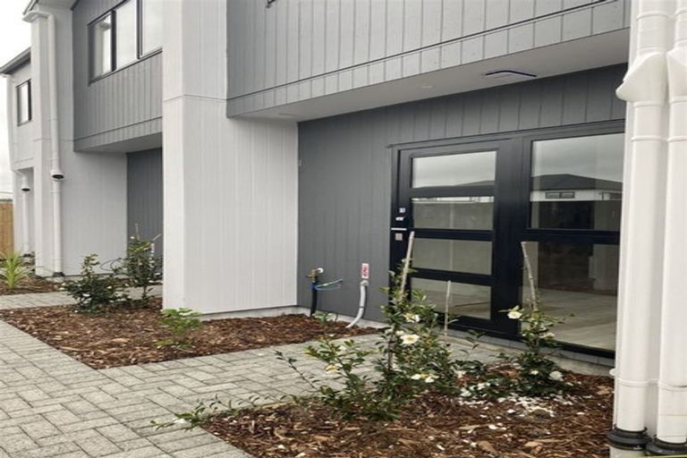 Photo of property in 10/148 Lincoln Road, Henderson, Auckland, 0610