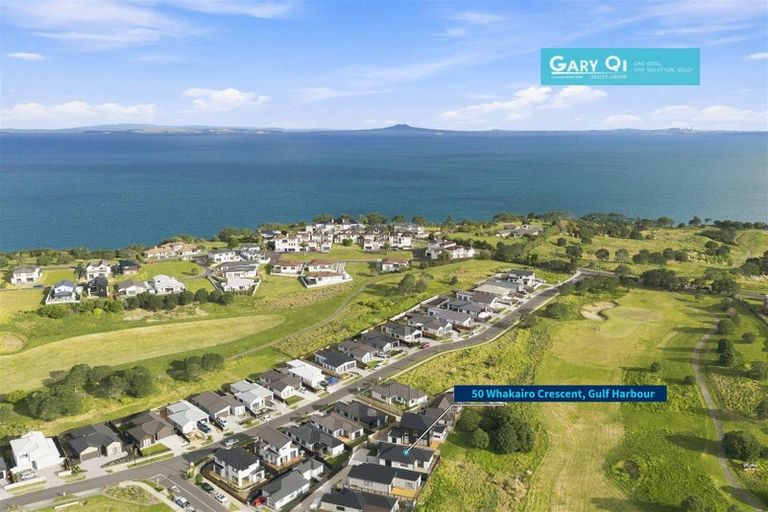 Photo of property in 50 Whakairo Crescent, Gulf Harbour, Whangaparaoa, 0930