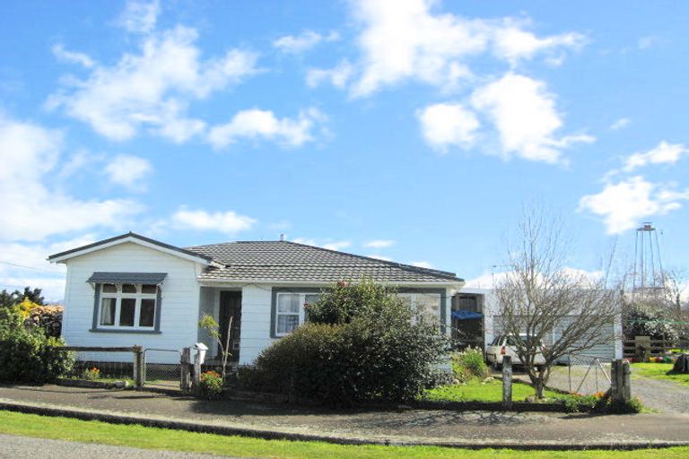 Photo of property in 21 Saint Clair Street, Takapau, 4203