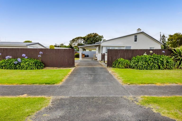 Photo of property in 124 Weraroa Road, Waverley, 4510