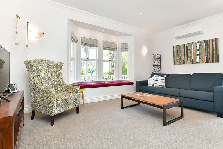 Photo of property in 940 South Head Road, South Head, Helensville, 0874