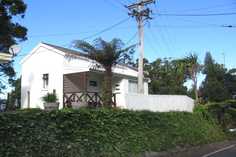 Photo of property in 58 Kauri Point Road, Laingholm, Auckland, 0604