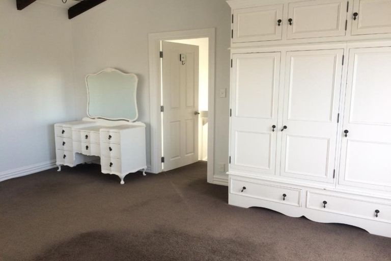 Photo of property in 465 East Coast Road, Murrays Bay, Auckland, 0630