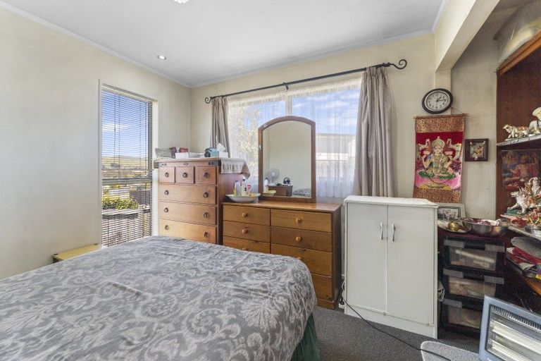 Photo of property in 62 Desert Gold Street, Ascot Park, Porirua, 5024