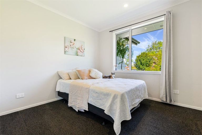 Photo of property in 773 Waitakere Road, Kumeu, 0891