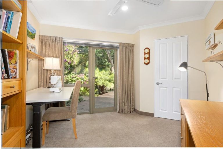 Photo of property in 3 Koromiko Glen, Waikanae, 5036