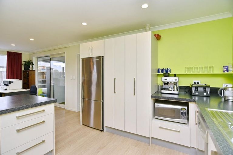 Photo of property in 26 Solander Road, Pegasus, 7612