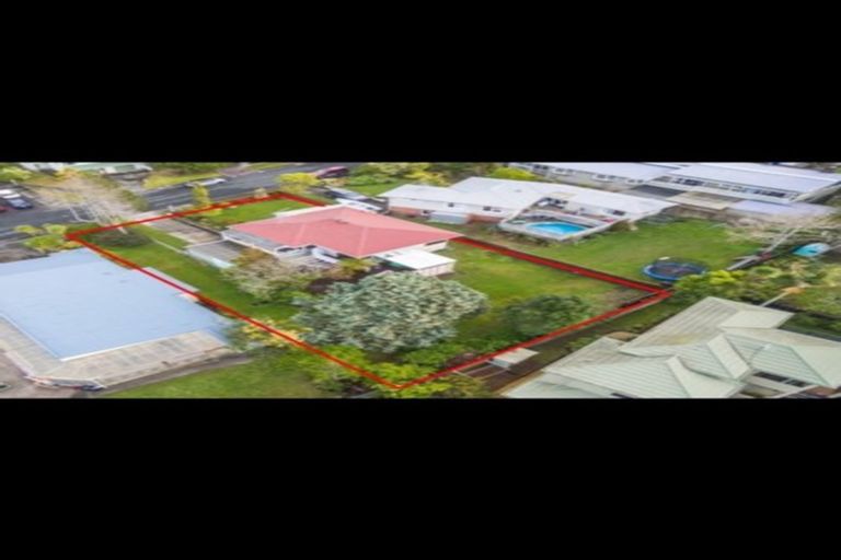 Photo of property in 1 Tiber Road, Forrest Hill, Auckland, 0620