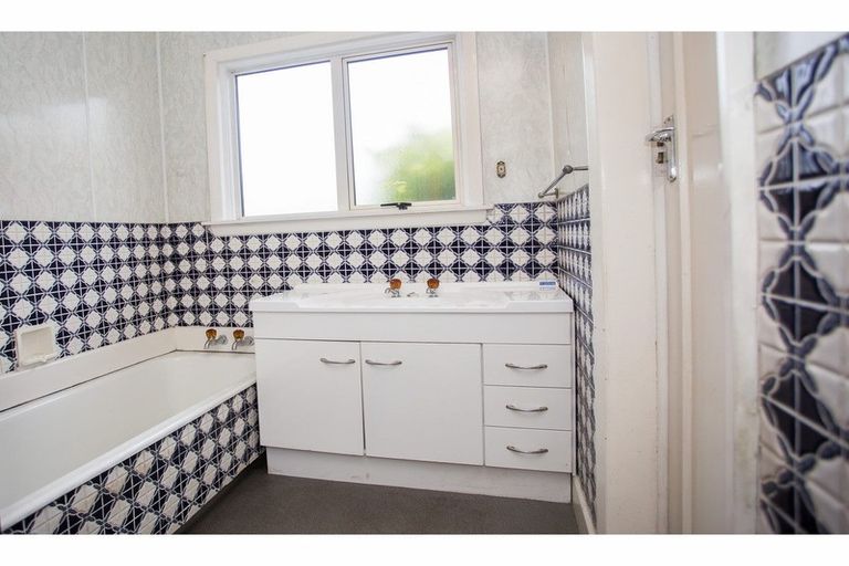 Photo of property in 101 Mcfaddens Road, St Albans, Christchurch, 8052