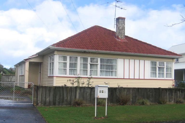 Photo of property in 165 Whites Line East, Waiwhetu, Lower Hutt, 5010