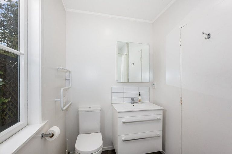 Photo of property in 26 Miro Street, Eastbourne, Lower Hutt, 5013