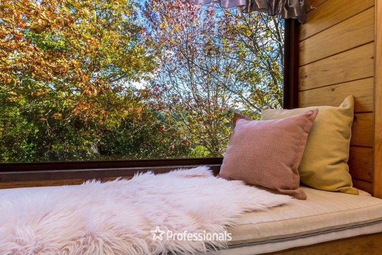 Photo of property in 10 Hobbit Lane, Pinehaven, Upper Hutt, 5371