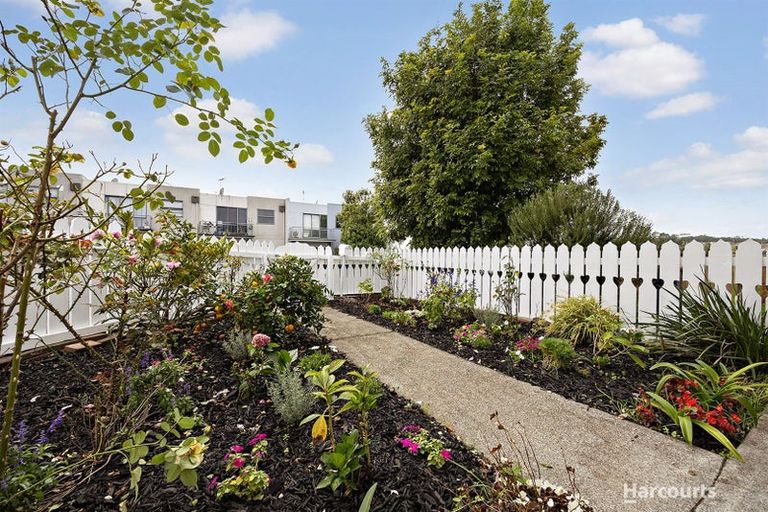 Photo of property in 1/3 Hulme Place, Henderson, Auckland, 0612