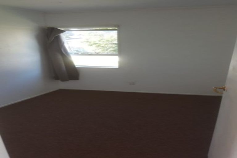 Photo of property in 1/11 Frobisher Way, Clendon Park, Auckland, 2103