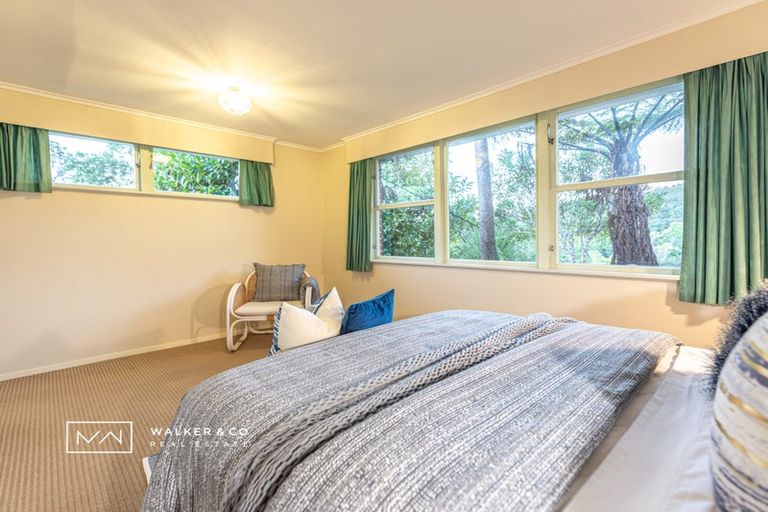 Photo of property in 28 Pinehaven Road, Pinehaven, Upper Hutt, 5019