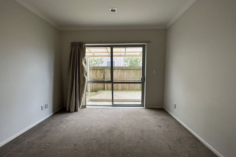 Photo of property in 16 Kira Road, Flat Bush, Auckland, 2016