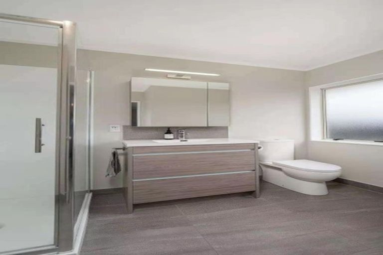 Photo of property in 1/84 Frank Nobilo Drive, Golflands, Auckland, 2013