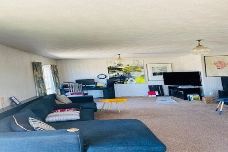 Photo of property in 16 Kennedys Bush Road, Halswell, Christchurch, 8025