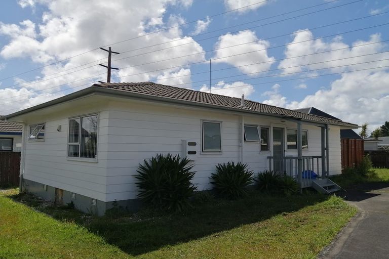 Photo of property in 41 Meadowood Drive, Unsworth Heights, Auckland, 0632