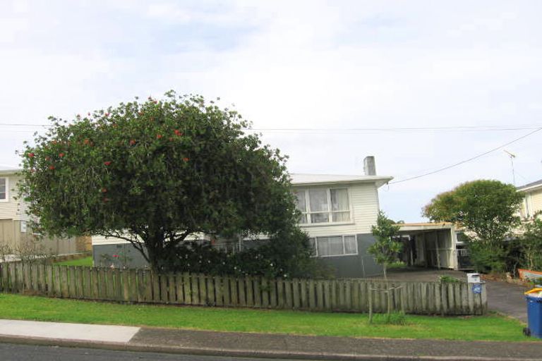 Photo of property in 4 Matama Road, Glen Eden, Auckland, 0602
