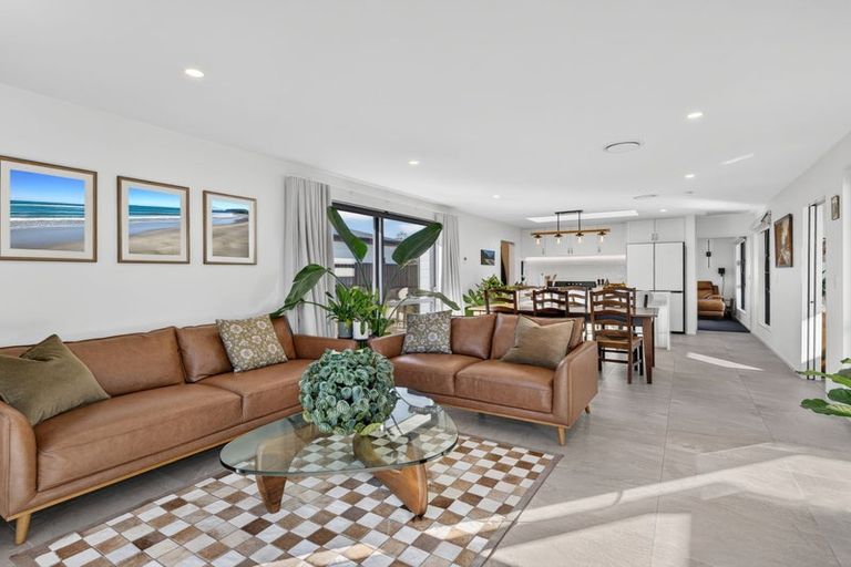 Photo of property in 5 Kearns Drive, Halswell, Christchurch, 8025