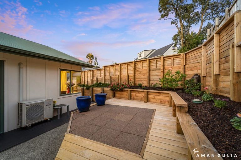 Photo of property in 322b Glenfield Road, Glenfield, Auckland, 0629