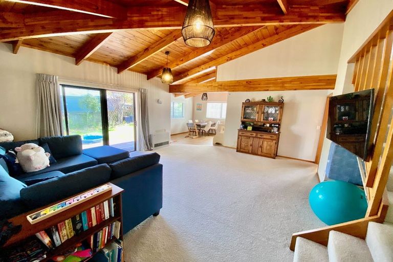 Photo of property in 1/44 Old Lake Road, Narrow Neck, Auckland, 0624