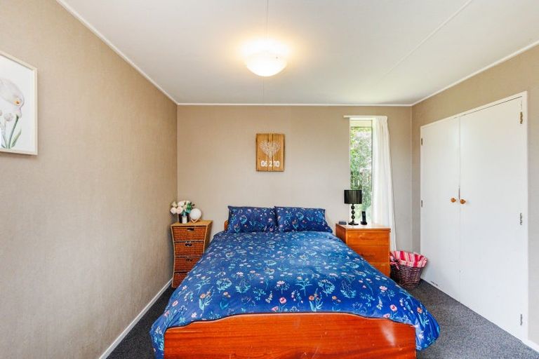 Photo of property in 24 Kowhai Street, Tokomaru, Palmerston North, 4474