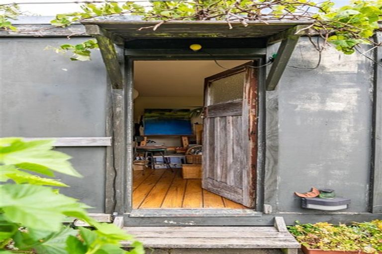 Photo of property in 93 Oroua Street, Eastbourne, Lower Hutt, 5013