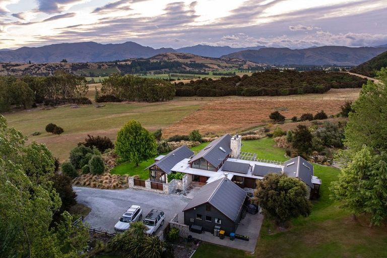 Photo of property in 837f Lake Hawea-albert Town Road, Albert Town, Wanaka, 9382