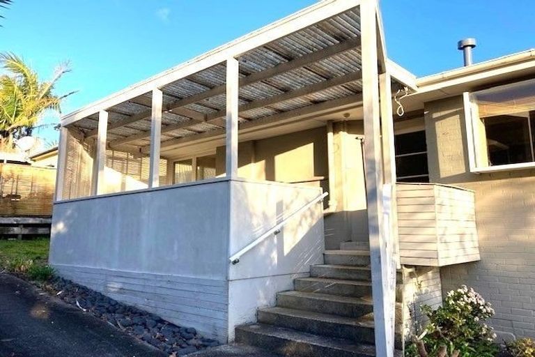 Photo of property in 5 Lewis Road, Pakuranga, Auckland, 2010