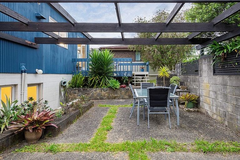 Photo of property in 30 Amante Crescent, Mairangi Bay, Auckland, 0630