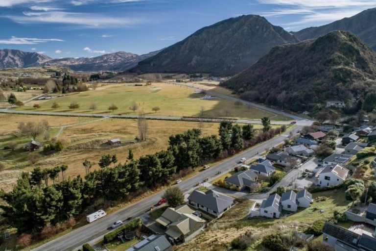 Photo of property in 23 Mcdonnell Road, Arrowtown, 9302