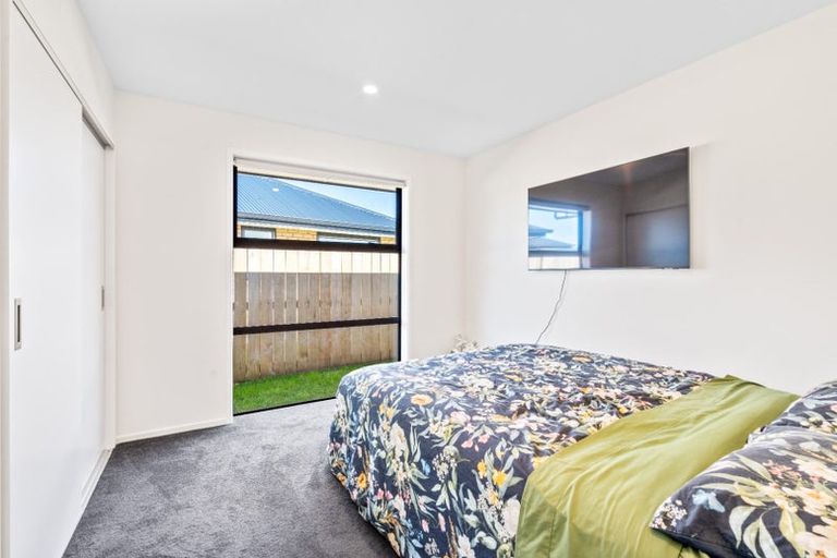 Photo of property in 100 Hagart-alexander Drive, Mosgiel, 9024